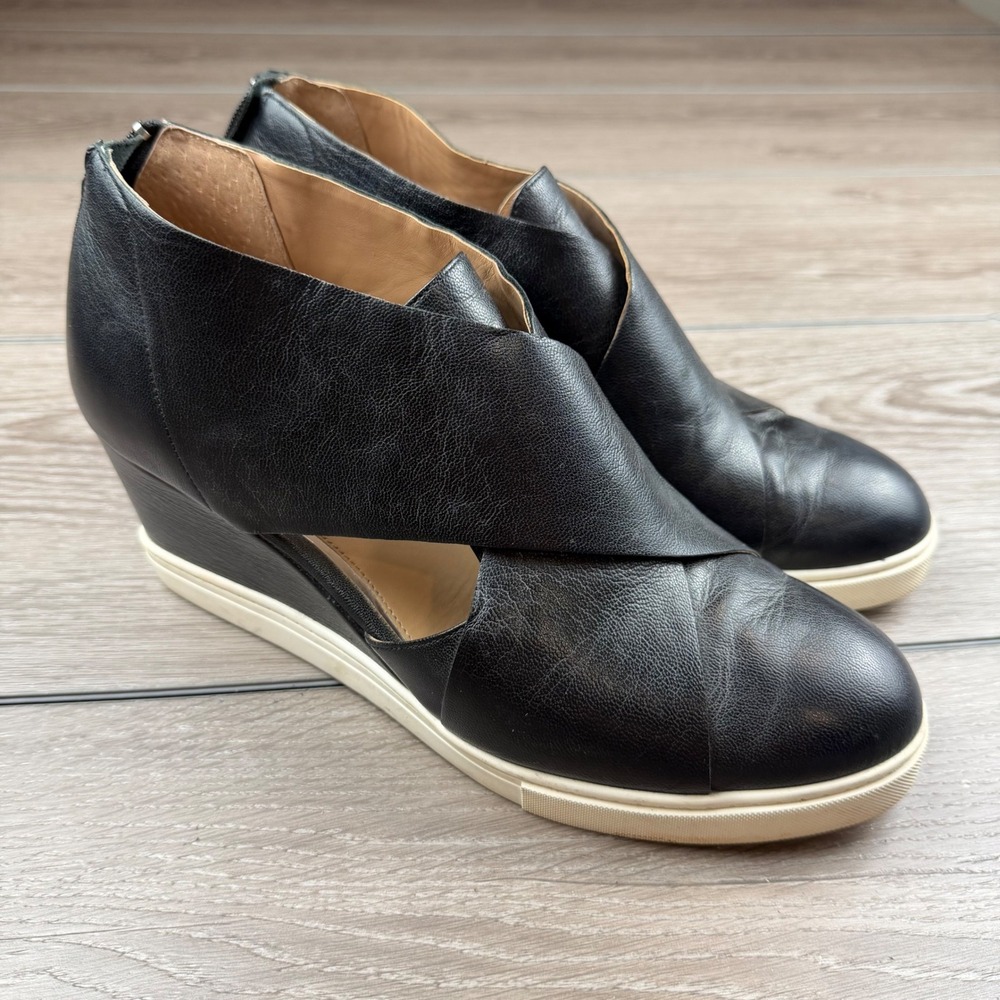 Line Paolo Womens Wedge Sneaker Crossover Leather Back Zip Black 10M